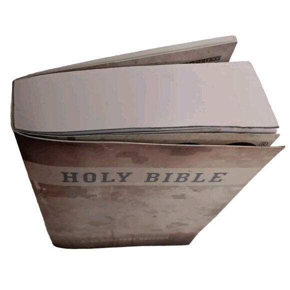 The Compact Holy Bible E100 Military Edition English Standard Verson ESV 2011 - Picture 5 of 13